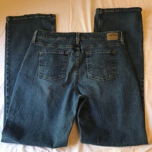 Levi’s ~Signature Mid Rise Boot Cut Jeans Size 12L
